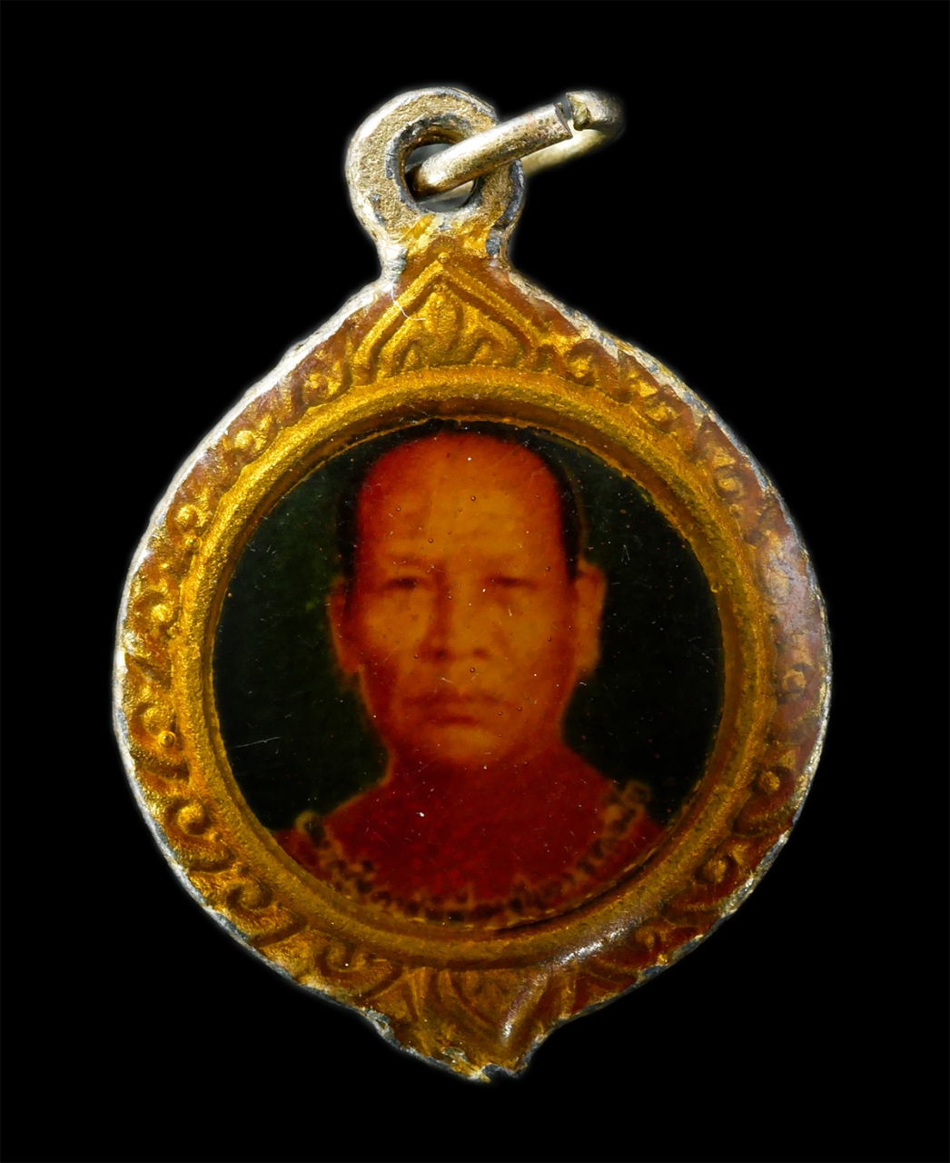 2569-04-09 (322)p.jpg - ล็อกเก็ต หลวงพ่อจันทา วฑุฒโน พระครูโอภาสพิพัฒน์ วัดเสมาท่าค้อ ต.บ้านแจ้ง อ.อาจสามารถ จ.ร้อยเอ็ด หลังยันต์พุฒซ้อน พระเก่าสวย  | https://kamulet.in.th